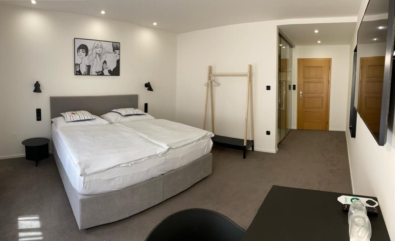Rozmaryn Hotel B&B Rakovnik Bagian luar foto