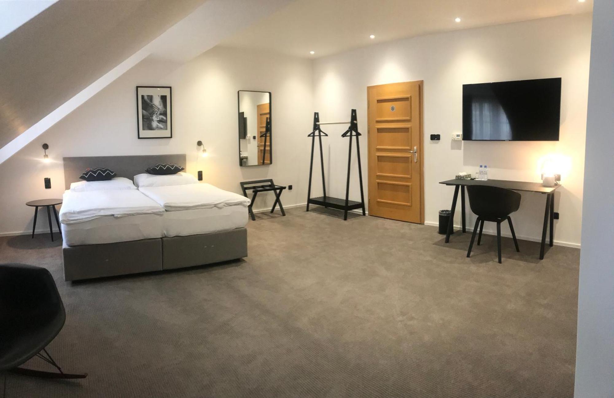 Rozmaryn Hotel B&B Rakovnik Bagian luar foto